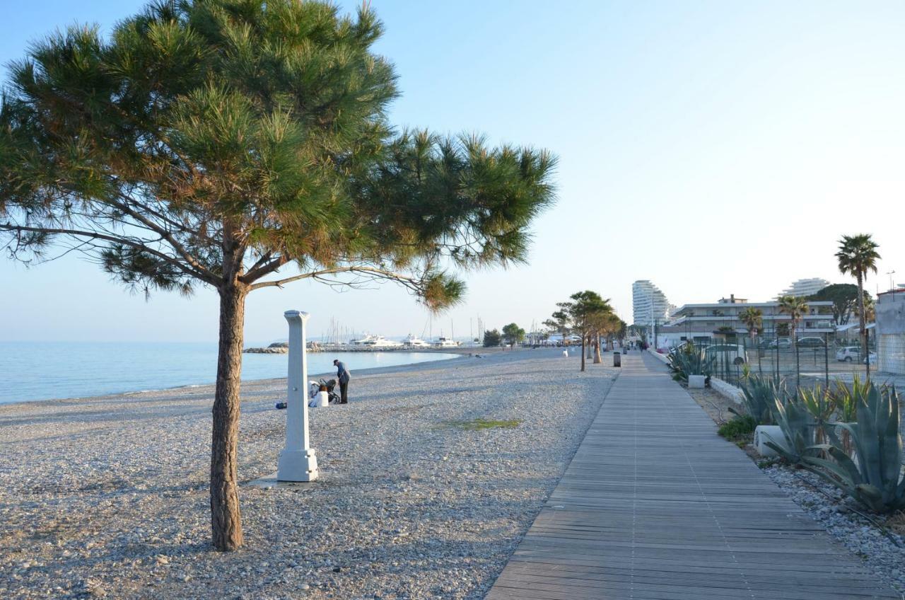 ヴィルヌーヴ・ルベDream French Riviera - Fame Marina Baie Des Angesアパートメント エクステリア 写真